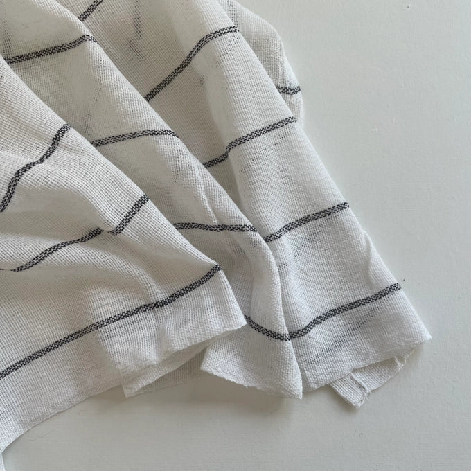 100% cotton neutral striped rectangle tablecloth - white/blk