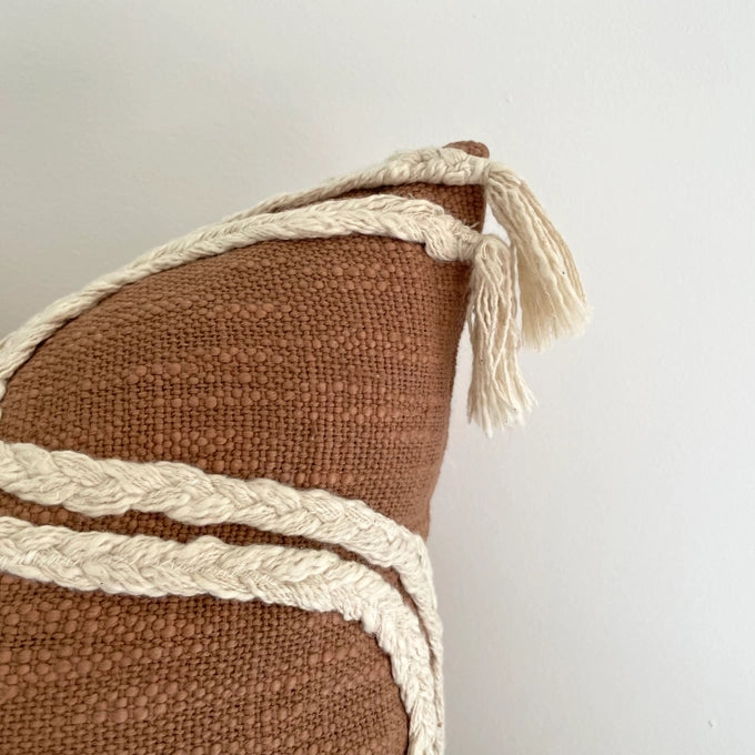 18x18 Hand Woven Rust/Cream Braided Curves Pillow Cover